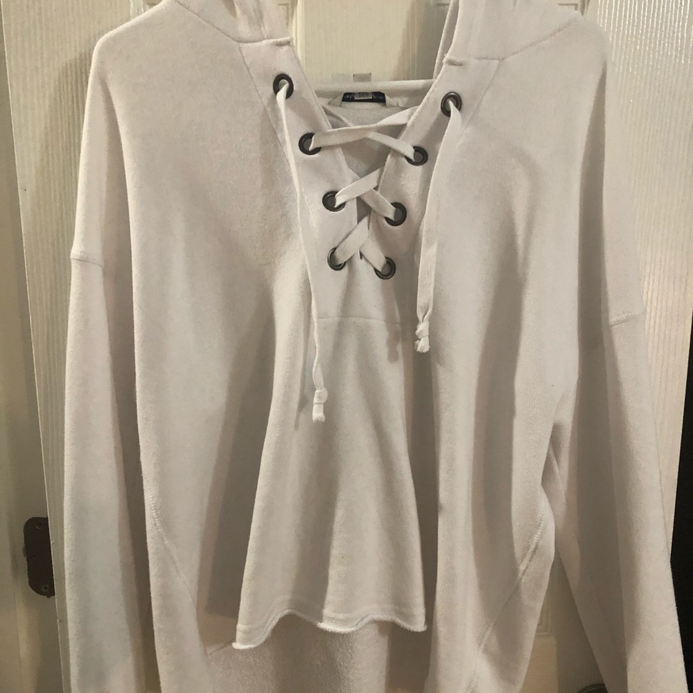White aerie sweatshirt